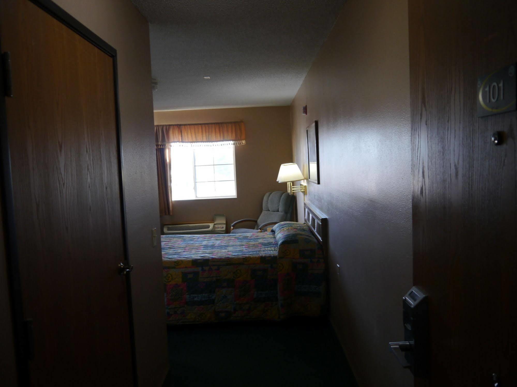 Westwood Inn & Suites - Kimball Экстерьер фото