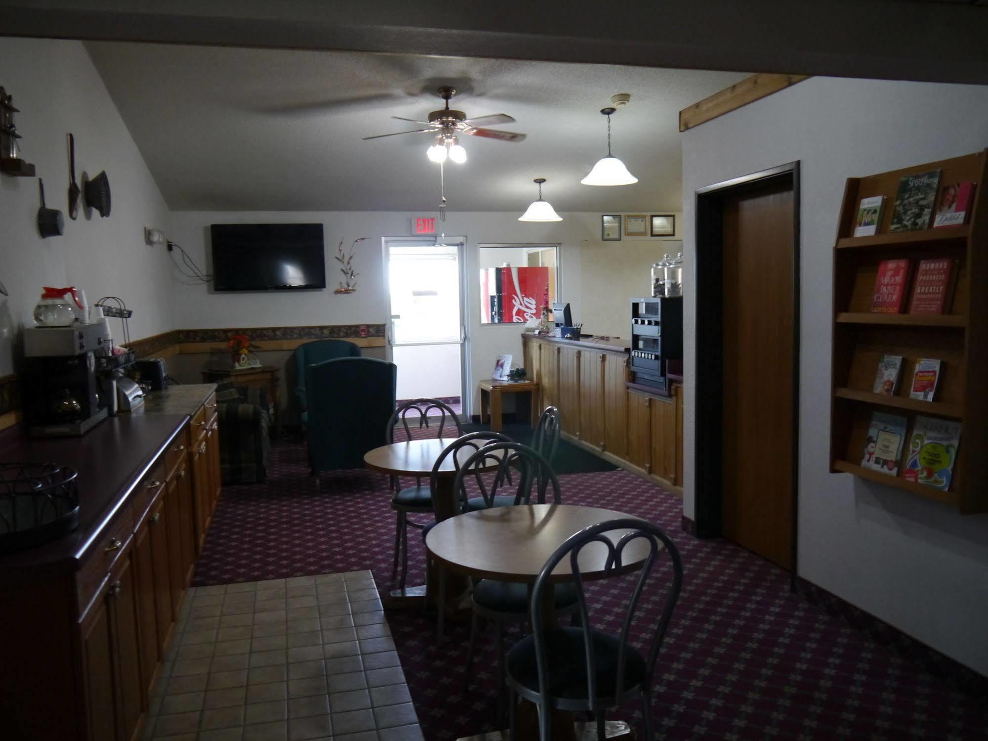 Westwood Inn & Suites - Kimball Экстерьер фото